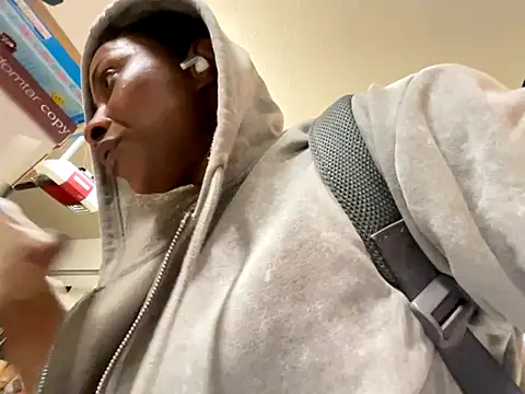 wynterheat online show from November 4, 12:15 pm