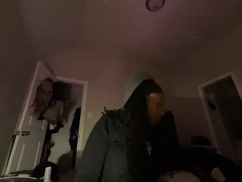 wynterheat online show from February 8, 7:12 am