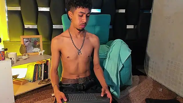 RyanRizzo online show from April 18, 5:39 pm