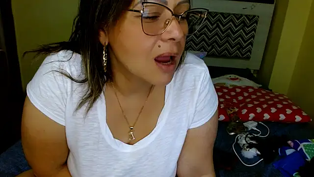 milf ann48 online show from December 6, 5:31 am