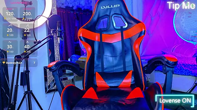 Snapshot of Rich_boy01 chatting on March 8, 2:04 am Rich boy01 online show from March 8, 2:04 am