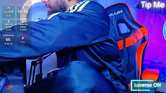 Snapshot of Rich_boy01 chatting on March 10, 3:00 am Rich boy01 online show from March 10, 3:00 am