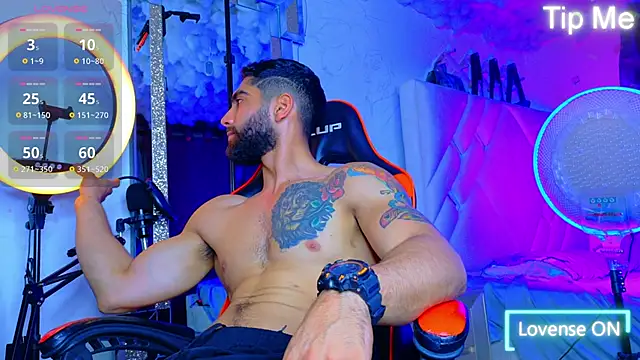 Snapshot of Rich_boy01 chatting on March 27, 12:38 am Rich boy01 online show from March 27, 12:38 am