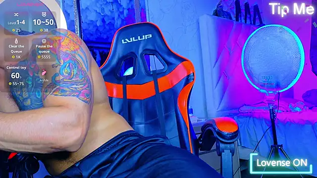 Snapshot of Rich_boy01 chatting on March 28, 3:28 am Rich boy01 online show from March 28, 3:28 am