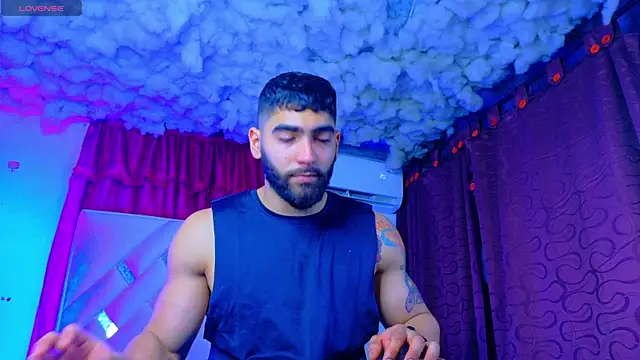 Rich boy01 online show from May 19, 1:33 am