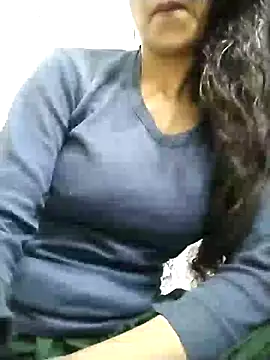 aarjulove online show from December 13, 4:05 pm