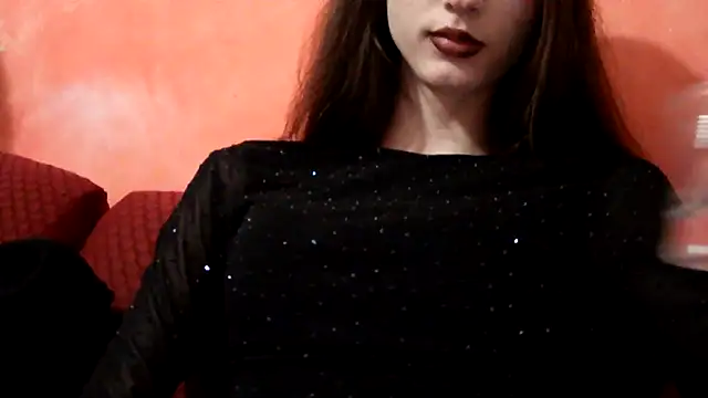 Snapshot of luniaitaliax3 chatting on January 1, 12:21 am luniaitaliax3 online show from January 1, 12:21 am