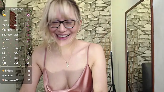 Snapshot of JessicaMuse chatting on January 8, 11:52 pm JessicaMuse online show from January 8, 11:52 pm