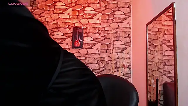 Snapshot of JessicaMuse chatting on January 20, 7:57 pm JessicaMuse online show from January 20, 7:57 pm