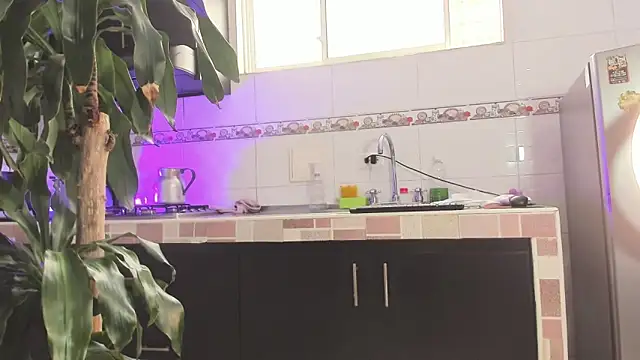 Emma-evans online show from March 1, 5:38 pm