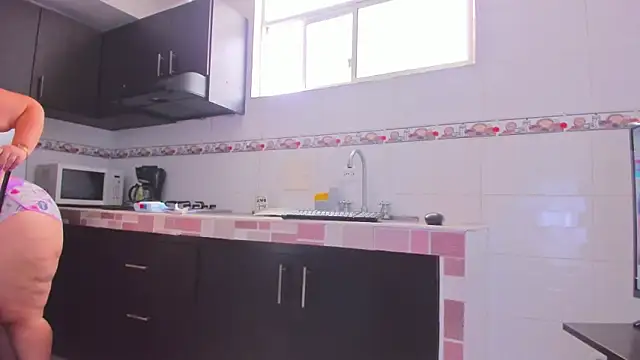 Snapshot of Emma-evans chatting on March 9, 7:07 pm Emma-evans online show from March 9, 7:07 pm