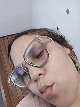 Snapshot of Emma-evans chatting on March 10, 7:52 pm Emma-evans online show from March 10, 7:52 pm