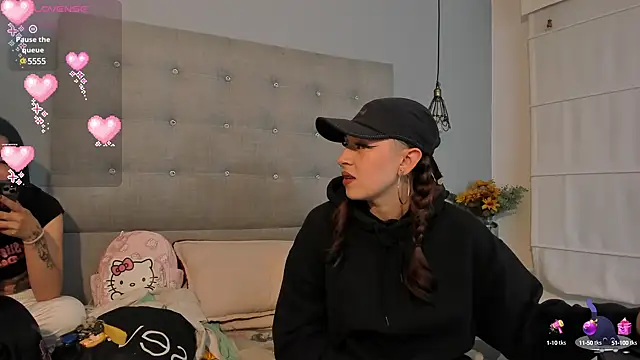 Snapshot of Zowi_Hottiee chatting on December 10, 2:16 am Zowi Hottiee online show from December 10, 2:16 am