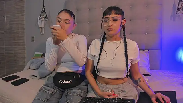 Snapshot of Zowi_Hottiee chatting on January 8, 9:12 pm Zowi Hottiee online show from January 8, 9:12 pm