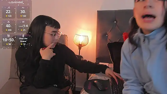 Snapshot of Zowi_Hottiee chatting on January 18, 3:31 am Zowi Hottiee online show from January 18, 3:31 am