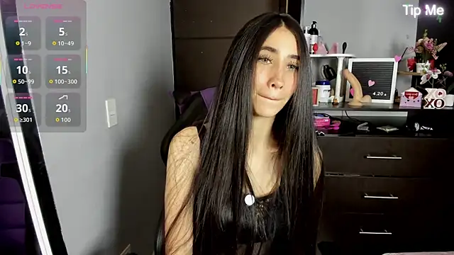 Snapshot of Emilytafur chatting on July 11, 12:02 am Emilytafur online show from July 11, 12:02 am