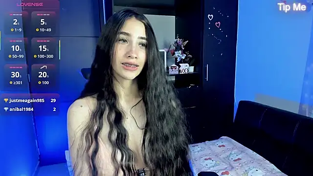 Snapshot of Emilytafur chatting on July 18, 12:48 am Emilytafur online show from July 18, 12:48 am