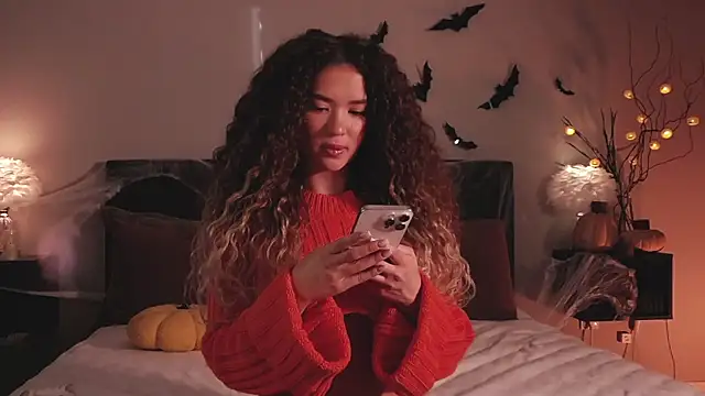 Denise Garciia online show from October 29, 1:13 pm