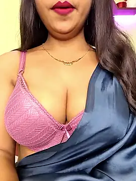 hot Oliviaa online show from January 8, 11:45 am