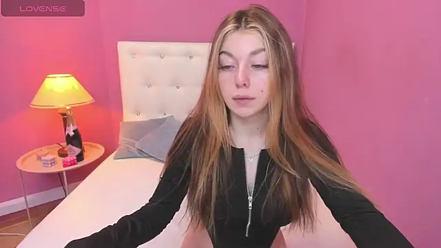 MollyMeltorr online show from December 11, 12:54 am