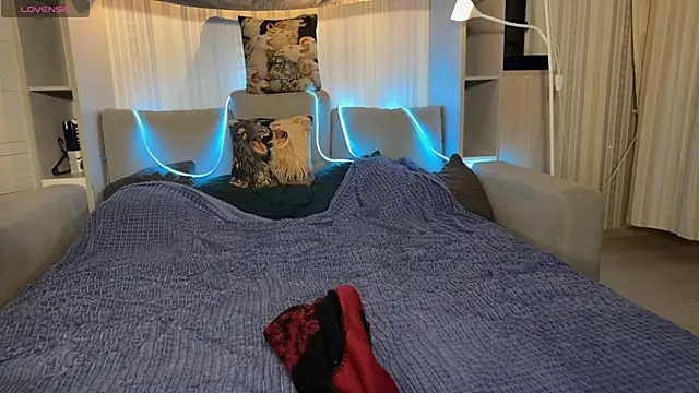 Snapshot of dollfromvenus chatting on March 26, 9:20 pm dollfromvenus online show from March 26, 9:20 pm