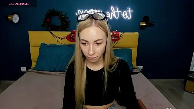 Diana Garrett online show from December 13, 8:51 am