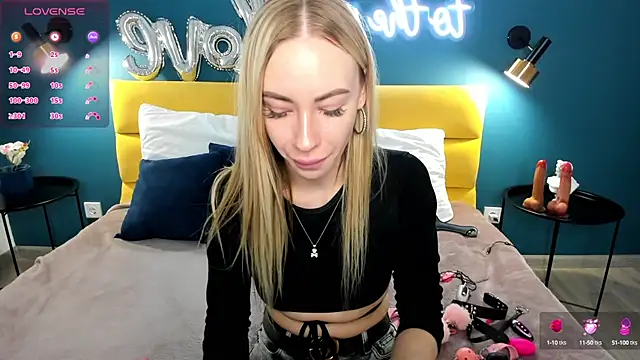 Diana Garrett online show from March 9, 1:25 am