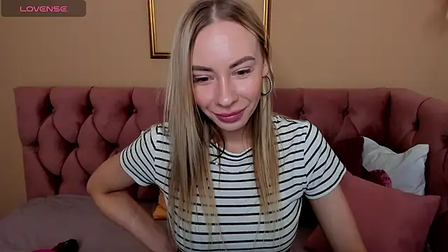 Diana Garrett online show from March 23, 1:31 am