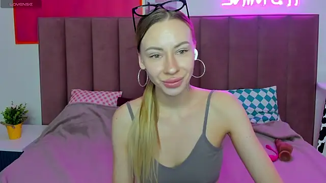 Diana Garrett online show from October 16, 1:50 am