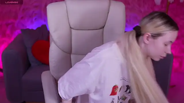 Snapshot of EviStar chatting on February 27, 7:41 am EviStar online show from February 27, 7:41 am