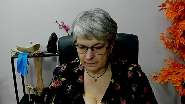 IrisDream online show from December 10, 10:49 am