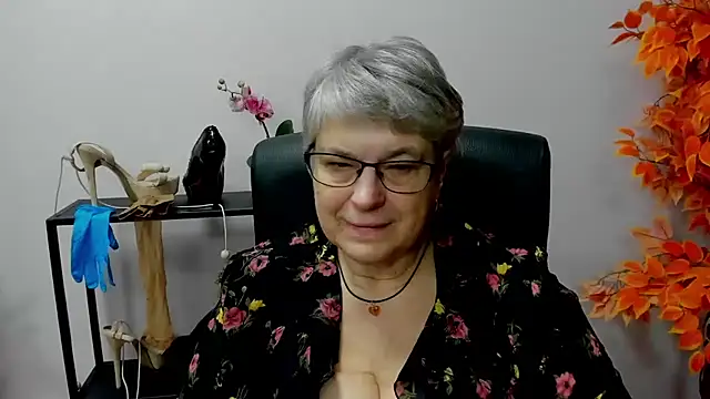 IrisDream online show from December 10, 1:55 pm