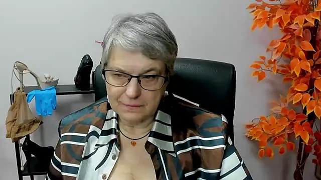 IrisDream online show from December 11, 1:49 pm
