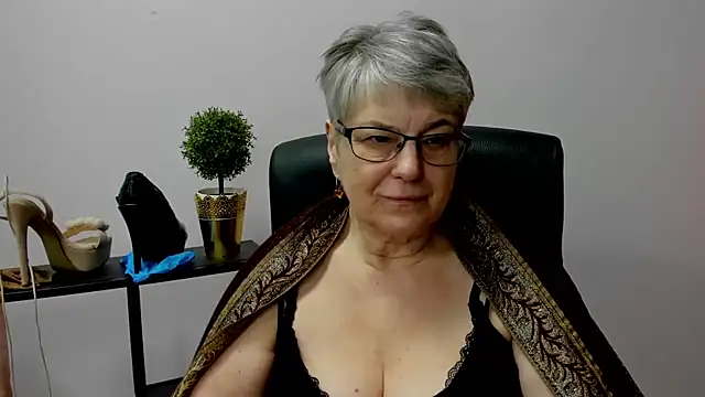 IrisDream online show from February 17, 1:53 pm