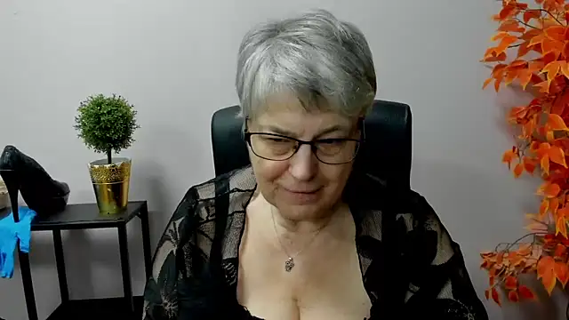 IrisDream online show from March 10, 1:54 pm