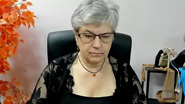 Snapshot of IrisDream chatting on September 25, 6:17 am IrisDream online show from September 25, 6:17 am