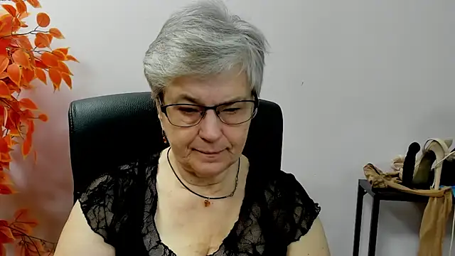 Snapshot of IrisDream chatting on September 29, 6:18 am IrisDream online show from September 29, 6:18 am