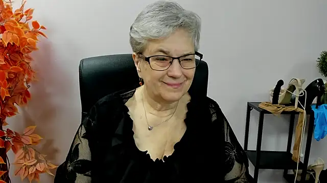 Snapshot of IrisDream chatting on October 29, 7:21 am IrisDream online show from October 29, 7:21 am