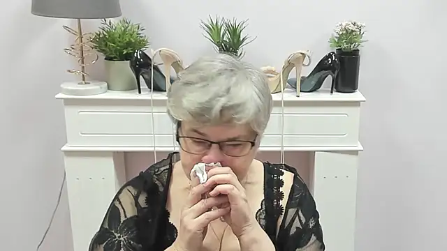 Snapshot of IrisDream chatting on February 17, 7:05 am IrisDream online show from February 17, 7:05 am