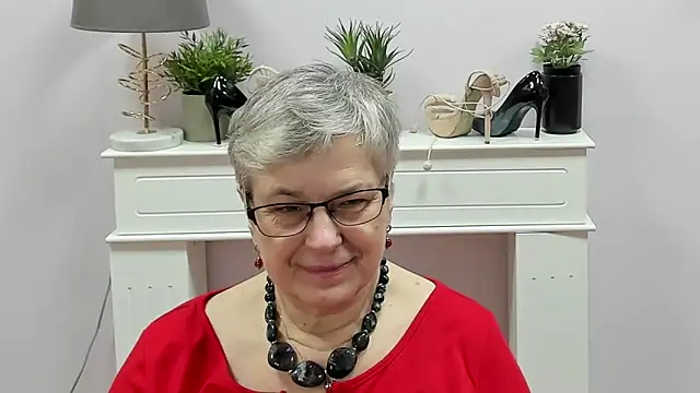 Snapshot of IrisDream chatting on February 27, 6:57 am IrisDream online show from February 27, 6:57 am