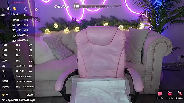 FoxyRayy online show from December 4, 5:16 am