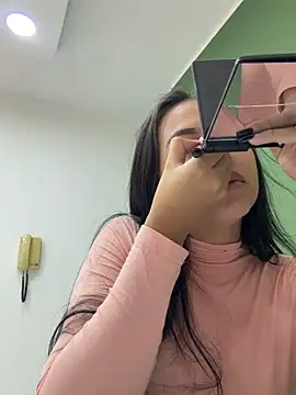 iiris  online show from December 17, 4:02 pm