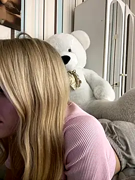 Snapshot of Liya_my chatting on October 7, 6:49 pm Liya my online show from October 7, 6:49 pm