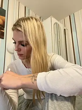 Snapshot of Liya_my chatting on October 8, 2:04 pm Liya my online show from October 8, 2:04 pm