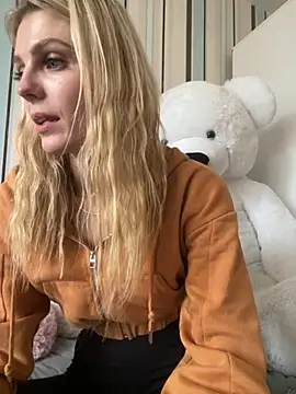 Snapshot of Liya_my chatting on October 17, 11:57 am Liya my online show from October 17, 11:57 am