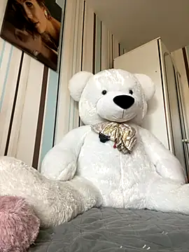 Snapshot of Liya_my chatting on October 18, 9:32 am Liya my online show from October 18, 9:32 am