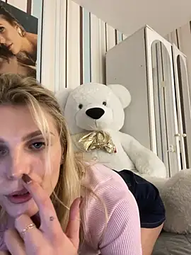 Snapshot of Liya_my chatting on October 22, 6:18 pm Liya my online show from October 22, 6:18 pm