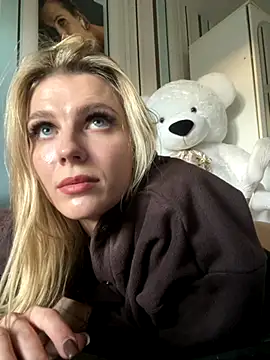 Snapshot of Liya_my chatting on October 30, 2:07 pm Liya my online show from October 30, 2:07 pm