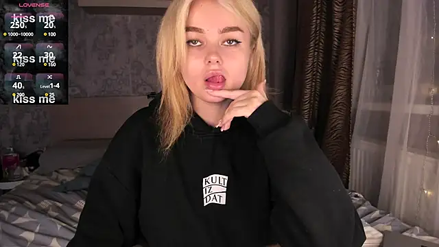 Snapshot of purebeautie13 chatting on January 26, 3:14 pm purebeautie13 online show from January 26, 3:14 pm