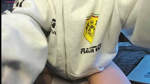 purebeautie13 online show from February 6, 12:41 pm